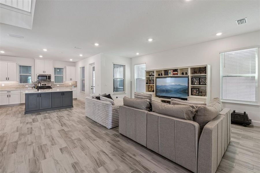 Furnished interior view inside a new home in , Winter Garden (Image 15).