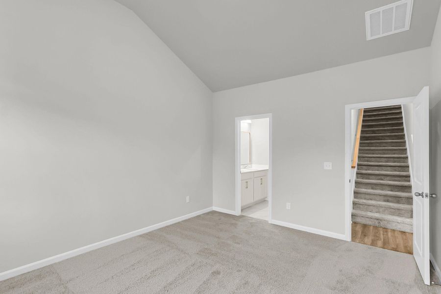 Spacious, unfurnished interior of a new home in Wildcat Chase, Summerville (Image 16).