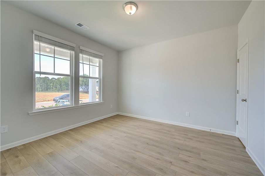 Spacious, unfurnished interior of a new home in Bowers Farm, McDonough (Image 11).