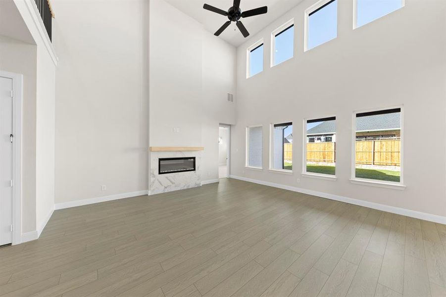 08. 637 Bunchberry - Family