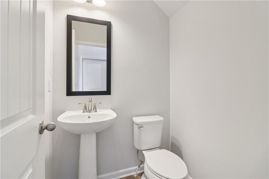 Furnished interior view inside a new home in Abbotts Crossing, Conyers (Image 7).