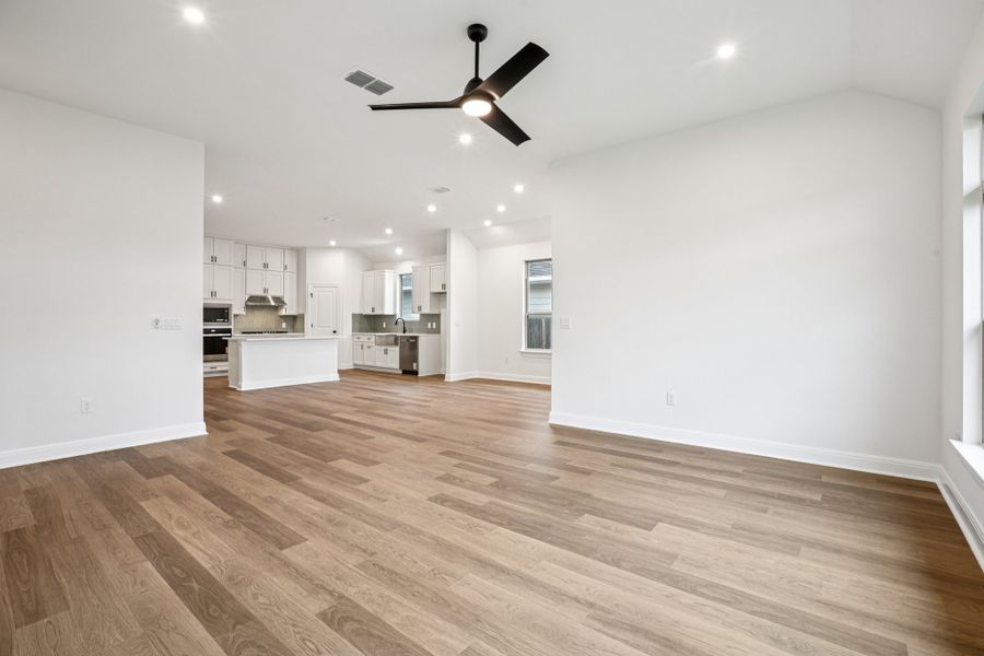 16 web or mls Treadwell Ln S2511 016