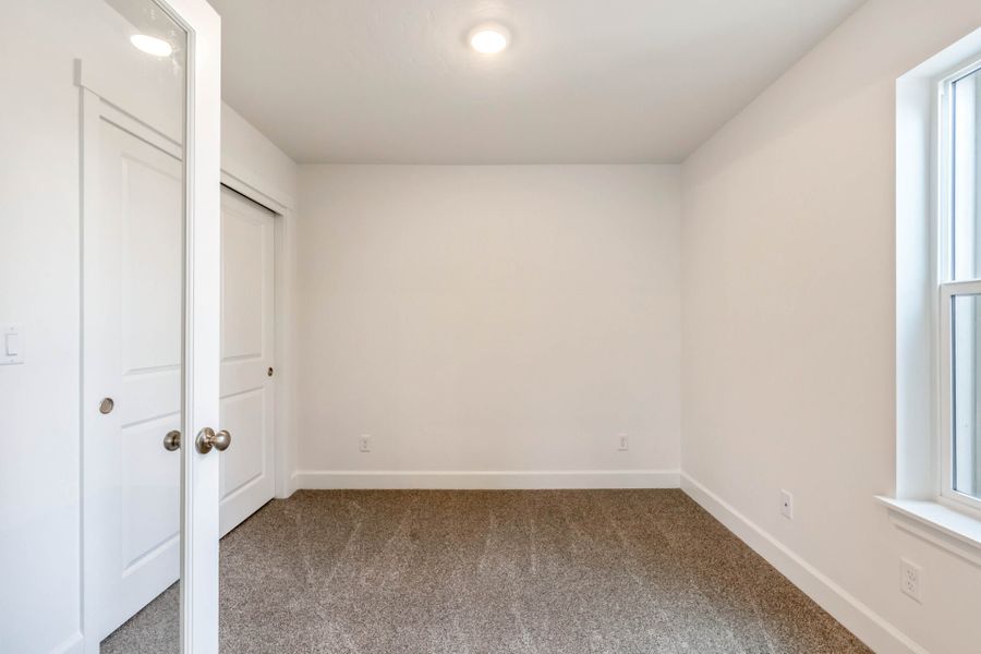 Spacious, unfurnished interior of a new home in Willowbrook, Madras (Image 16). Spacious, unfurnished interior of a new home in Willowbrook, Madras (Image 16).