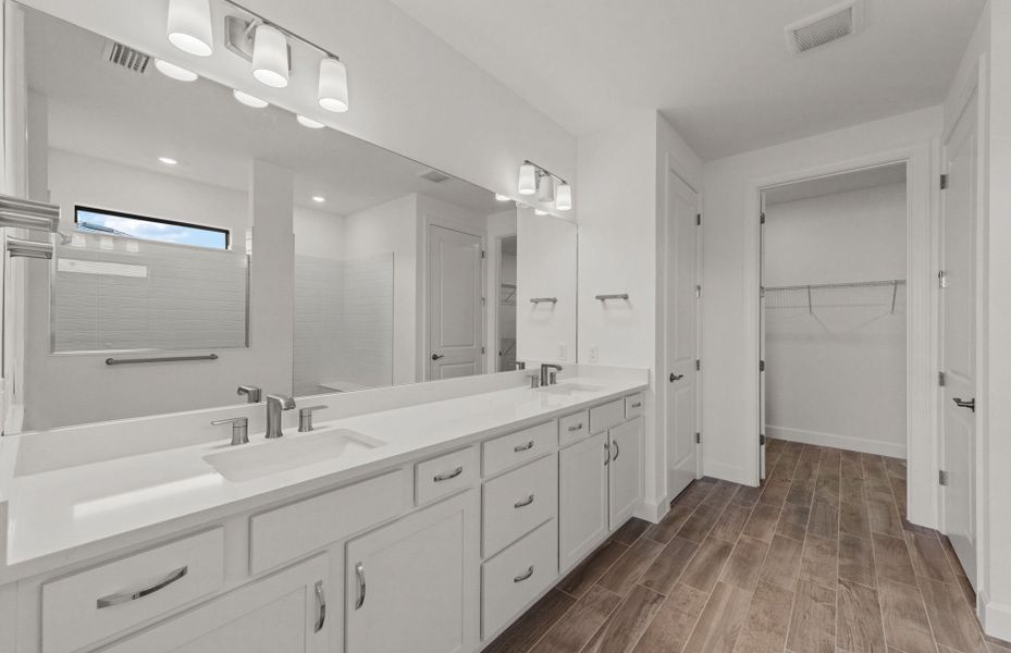 Furnished interior view inside a new home in Del Webb Naples, Immokalee (Image 7).