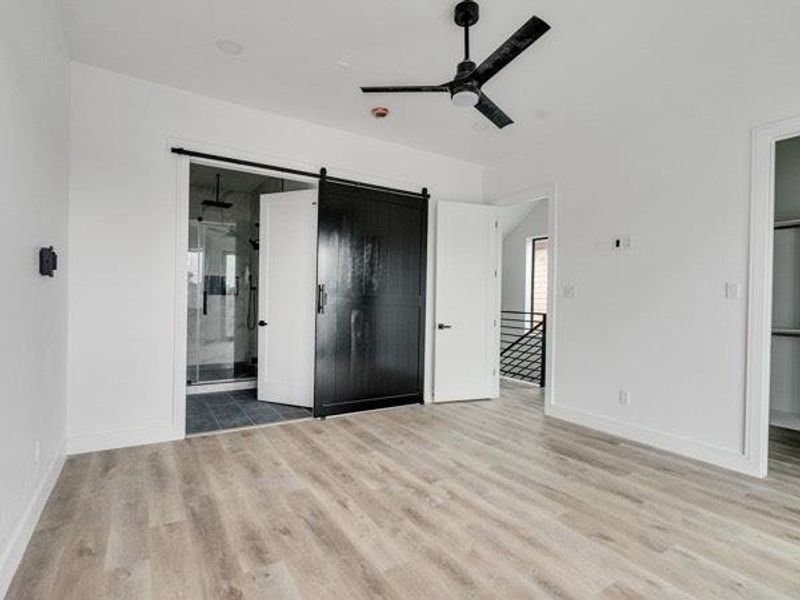 Spacious, unfurnished interior of a new home in , Houston (Image 33).