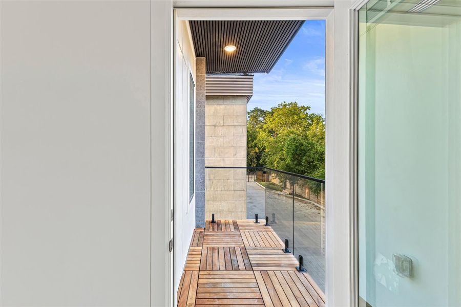 Exterior details and patio area of a home in , Houston (Image 4).