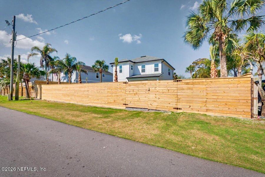 Exterior details and patio area of a home in , Jacksonville Beach (Image 26).