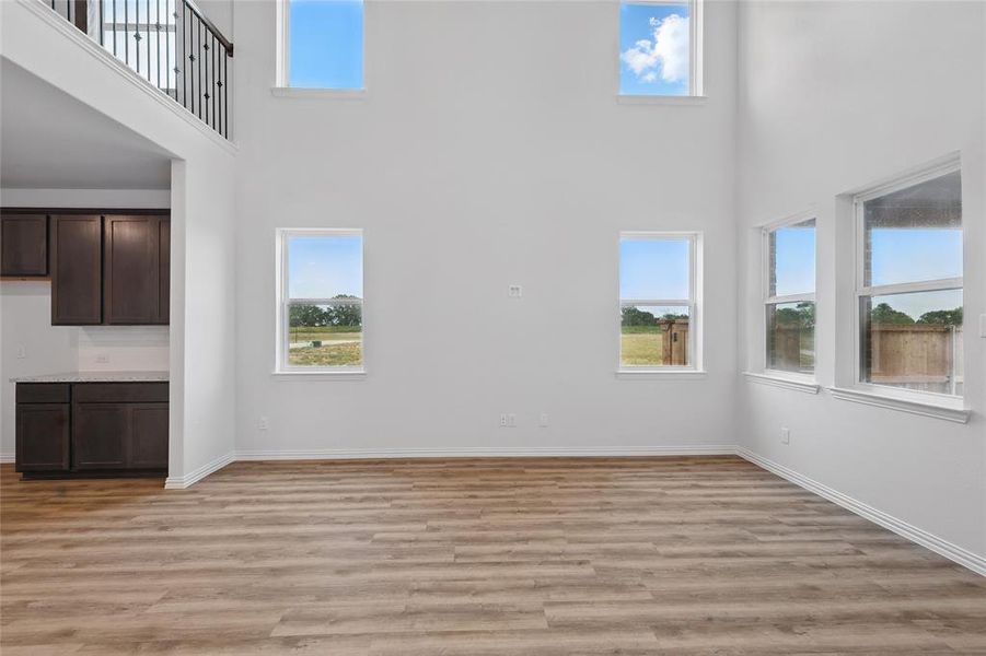 Spacious, unfurnished interior of a new home in Bel Air Village, Sherman (Image 28).