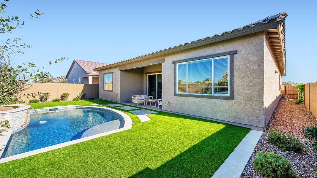 4585 Signature III Bella Vista Farms Trillium Exterior Back 1of2 Base4