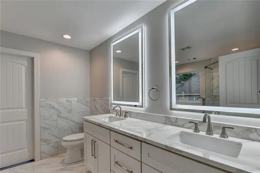 Furnished interior view inside a new home in , Lilburn (Image 4).