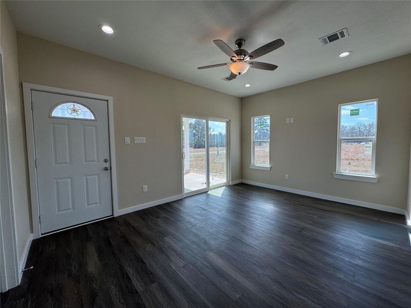 Spacious, unfurnished interior of a new home in , Trinity (Image 14).