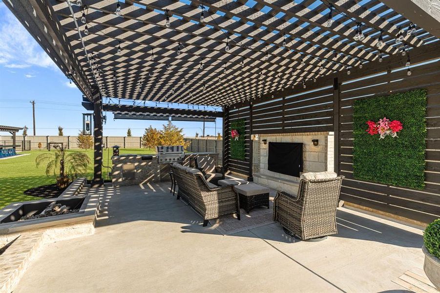 Community amenities in Pecan Square, Northlake (Image 31).