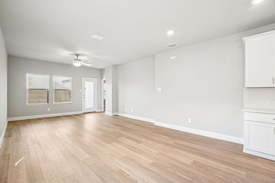 Photo is not of the actual home, but is an inspirational photo of builder’s model home and may depict options, furnishings, and/or decorator features that are not included. Photo is not of the actual home, but is an inspirational photo of builder’s model home and may depict options, furnishings, and/or decorator features that are not included.