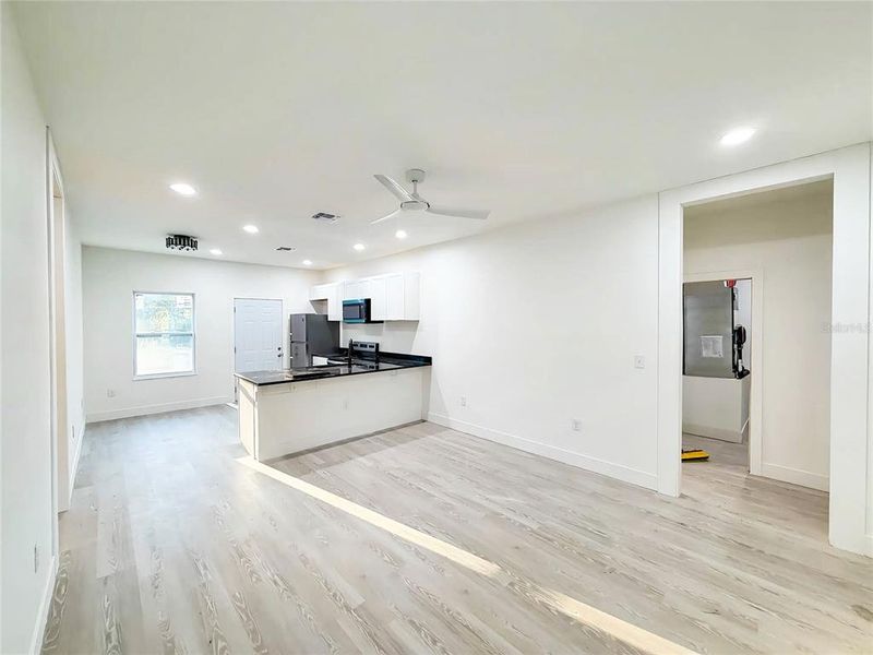 Spacious, unfurnished interior of a new home in , Interlachen (Image 10).