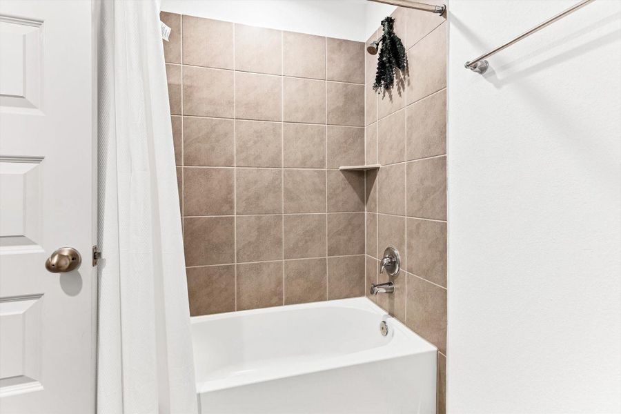 Furnished interior view inside a new home in , Baytown (Image 23).