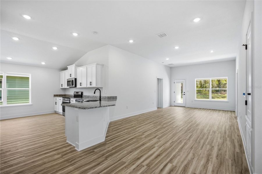 Image 27 of a home in Kirkland Farms.
