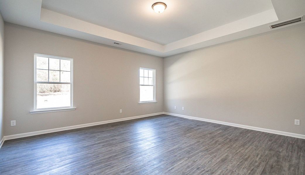 *This is a marketing photo. Colors/options may be different.*