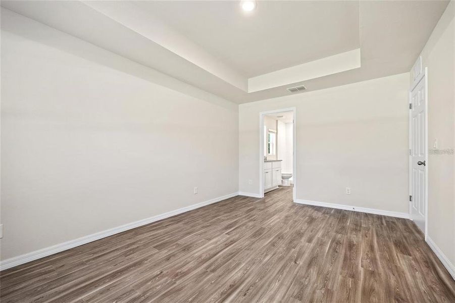 Spacious, unfurnished interior of a new home in , Port Charlotte (Image 17).