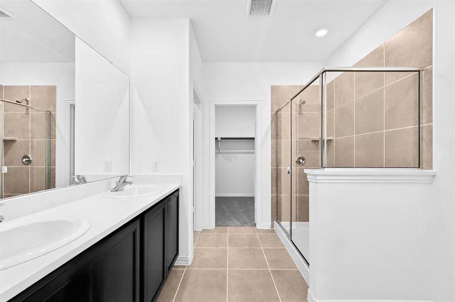 2620 Glacier Road ~ Ready Now!