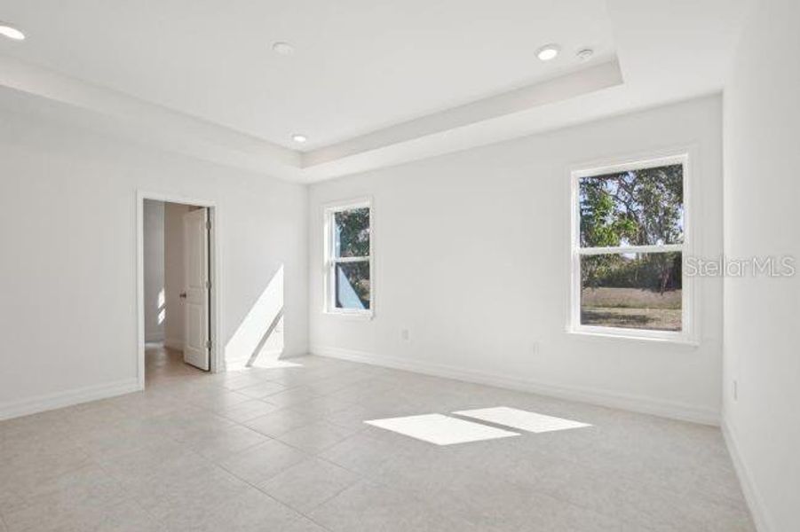 Spacious, unfurnished interior of a new home in , Punta Gorda (Image 25).