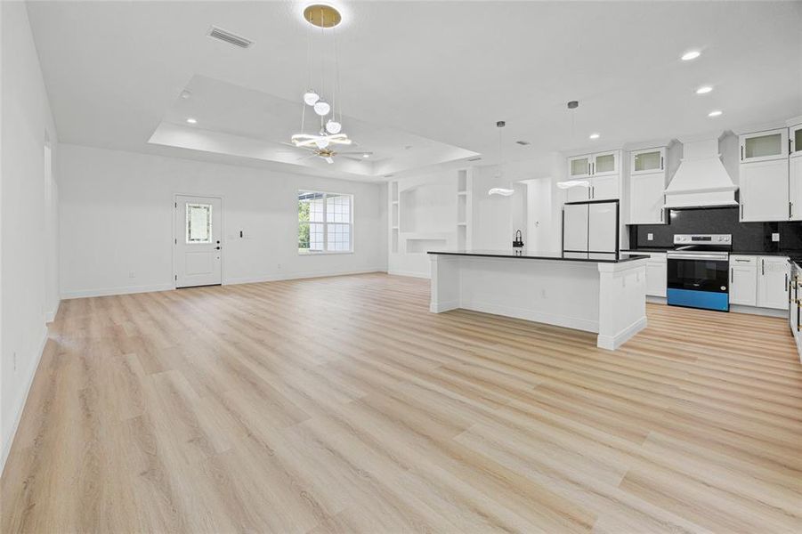 Spacious, unfurnished interior of a new home in , Dunnellon (Image 31).