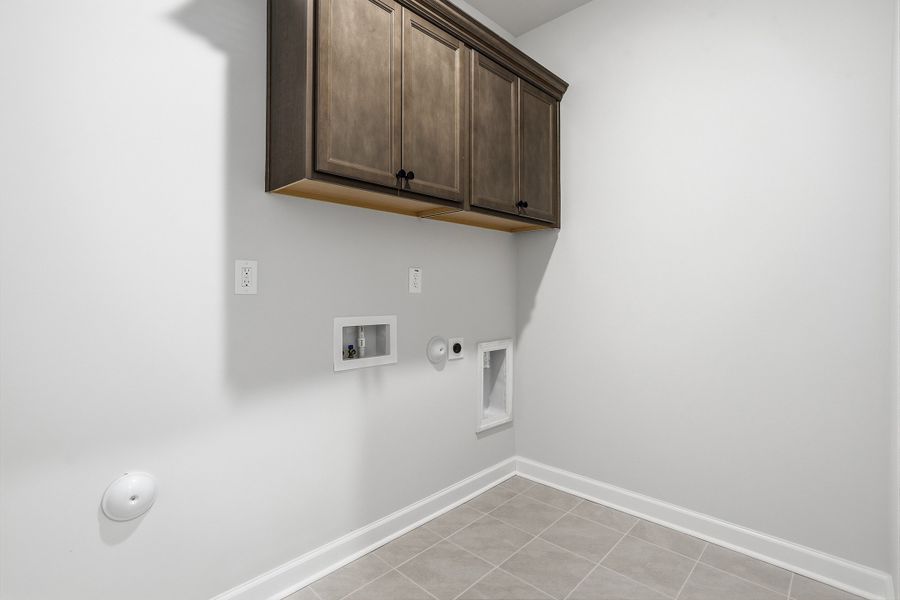 Spacious, unfurnished interior of a new home in Ovation at Sweetbrier, Durham (Image 23).