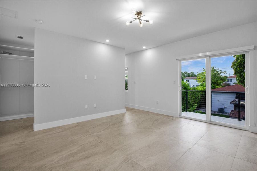 Spacious, unfurnished interior of a new home in , Miami (Image 22).