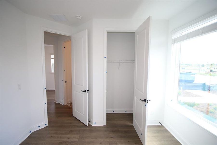 Spacious, unfurnished interior of a new home in Weslyn Park in Sunbridge 34', St. Cloud (Image 18).