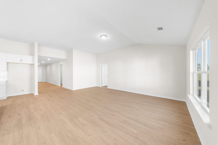 Spacious, unfurnished interior of a new home in Belair East, Statesboro (Image 11).