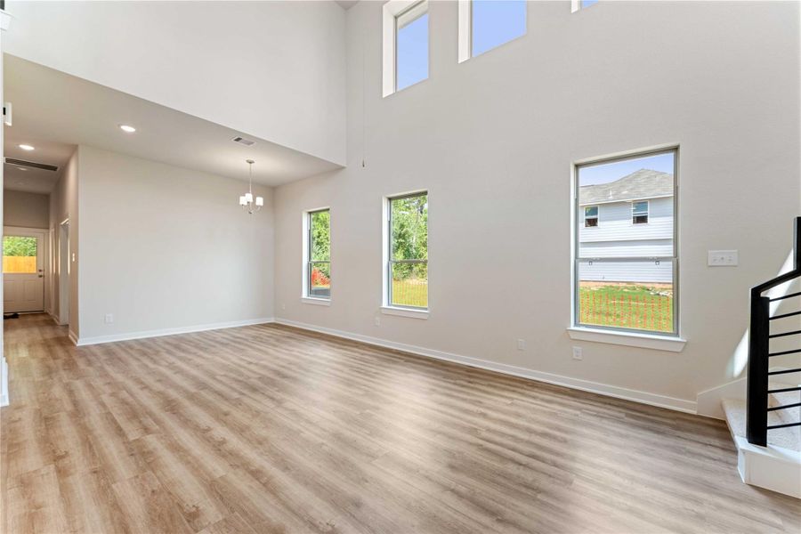 Spacious, unfurnished interior of a new home in Lexington Heights, Willis (Image 12).