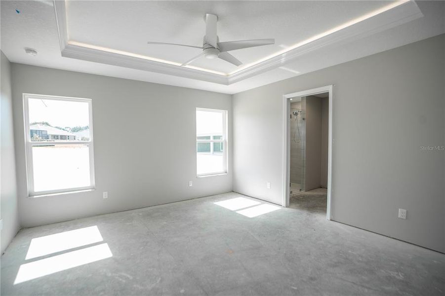 Spacious, unfurnished interior of a new home in , Dunnellon (Image 9).