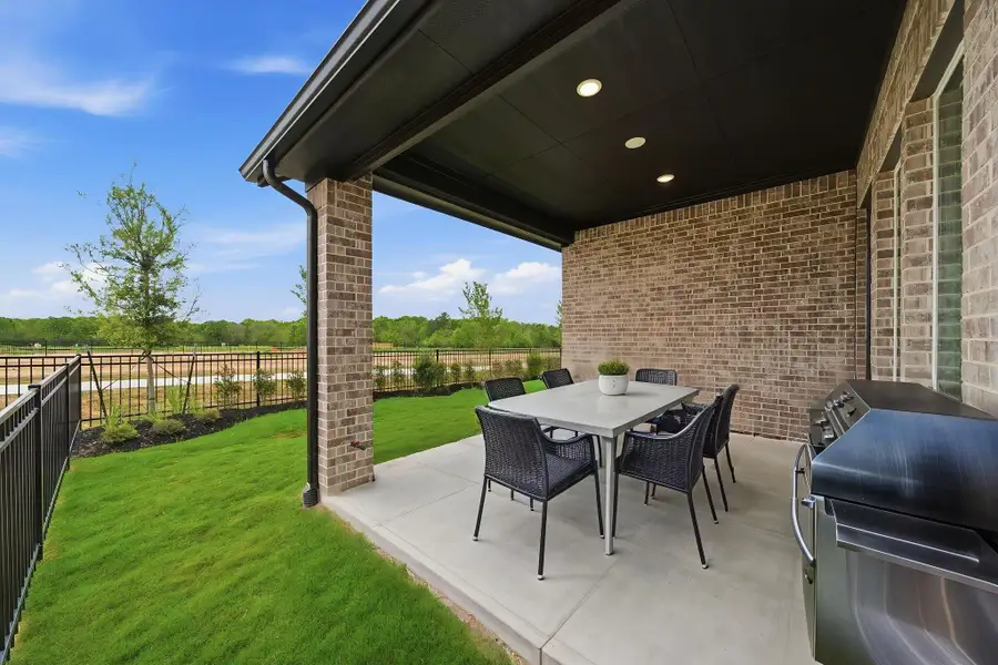 Image digitally staged. Furniture and décor do not represent actual property as is.