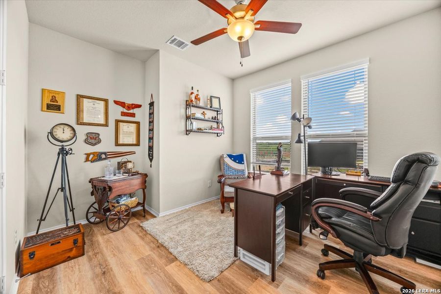 Furnished interior view inside a new home in Foxbrook, Cibolo (Image 32).