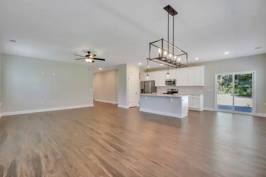 Laurel Family Room & Kitchen – Open Layout Laurel Family Room & Kitchen – Open Layout