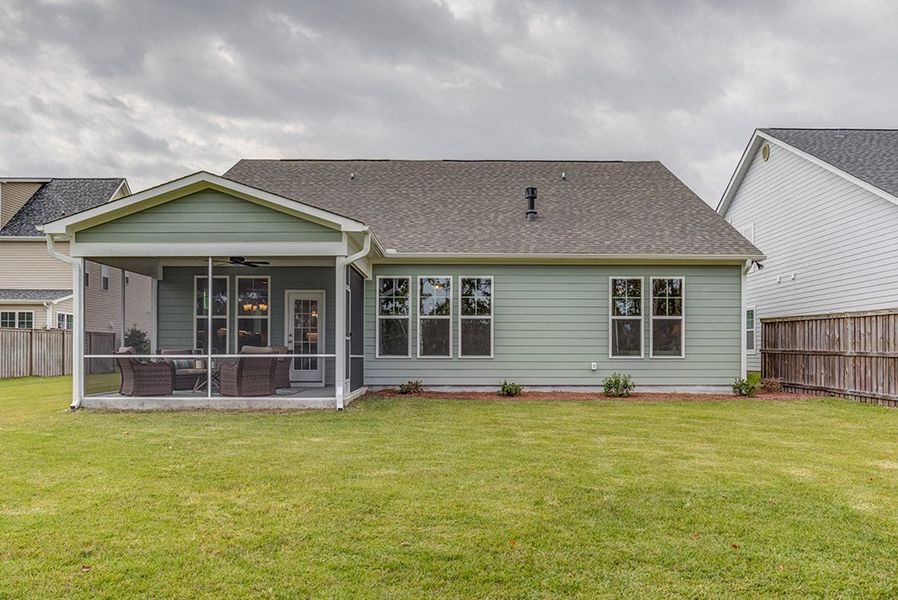 Representative exterior details of a home built from the The Amherst by RobuckHomes in Windwater, Hampstead (Image 37).