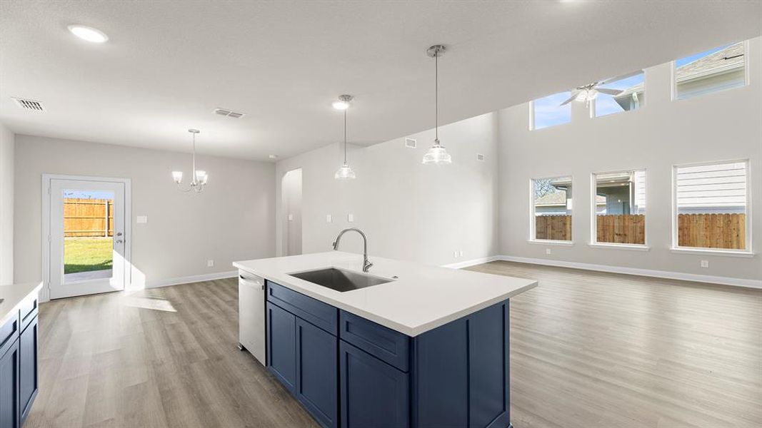 08. 1624 Edgeway - Kitchen (3)