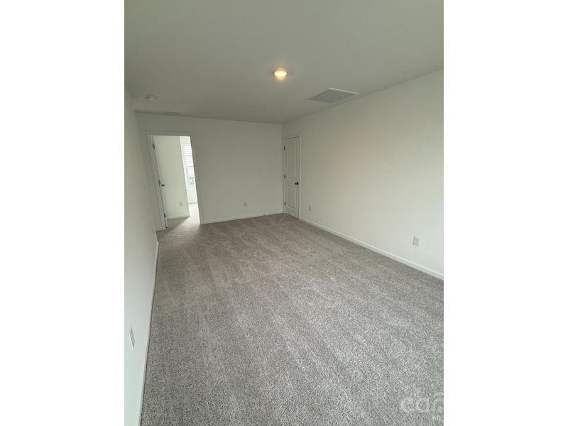 Spacious, unfurnished interior of a new home in Cleveland Hill, Shelby (Image 18).