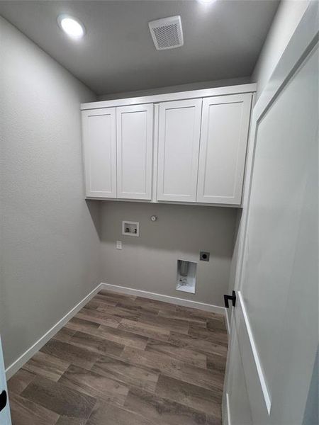 Spacious, unfurnished interior of a new home in , Weatherford (Image 9).