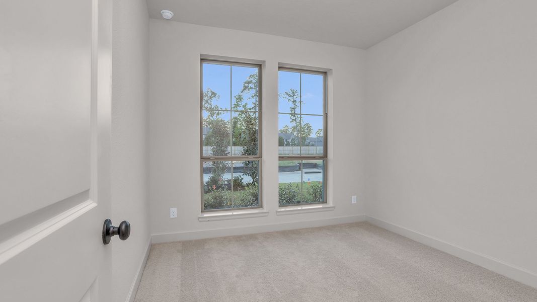 Spacious, unfurnished interior of a new home in Grand Central Park, Conroe (Image 21).