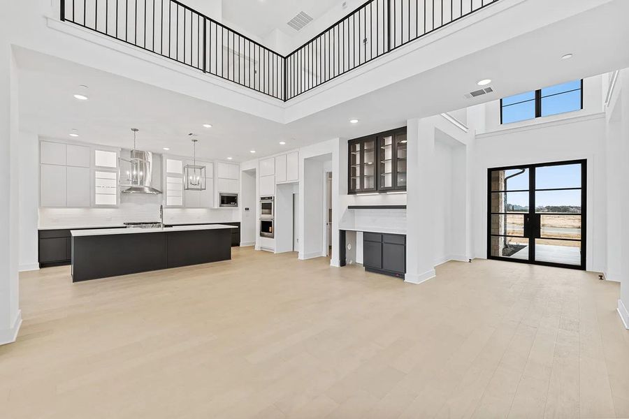 Lynmar II D Dining room Lynmar II D Dining room