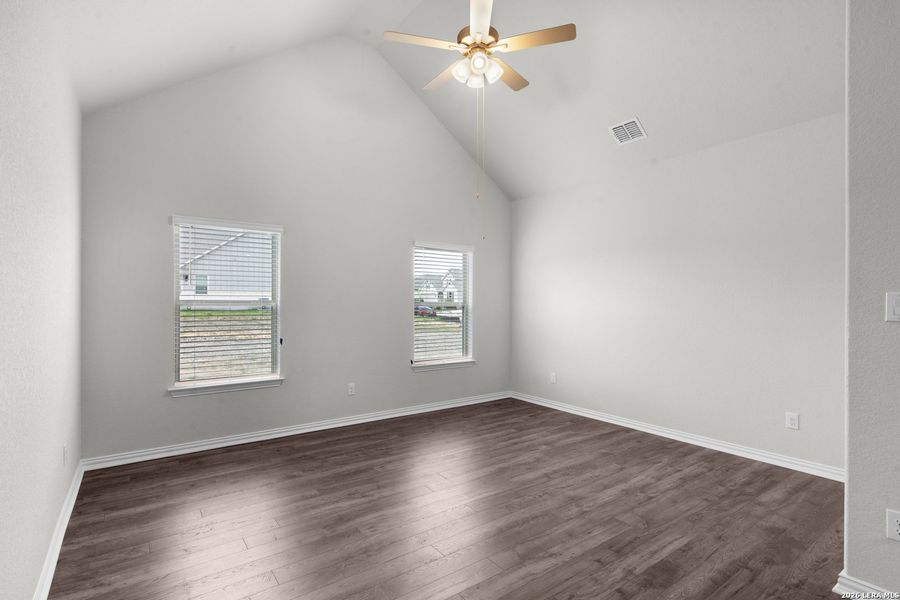Spacious, unfurnished interior of a new home in The Crossvine, Schertz (Image 18).
