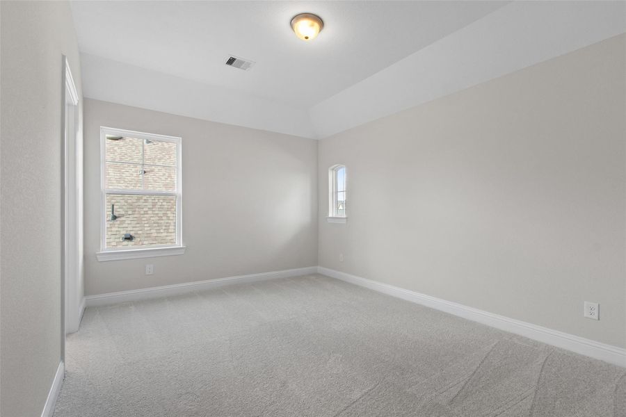 Spacious, unfurnished interior of a new home in Brookewater, Rosenberg (Image 33).