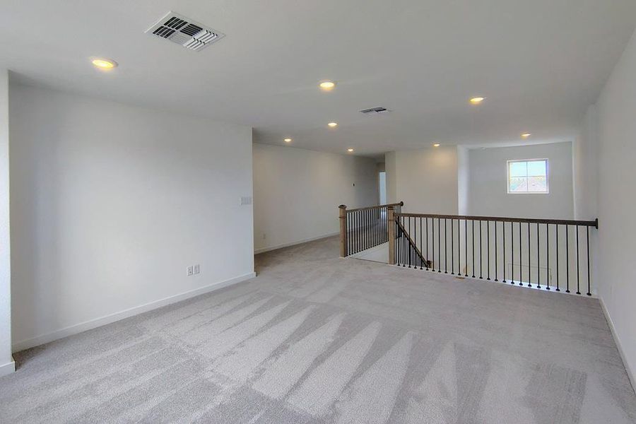 Spacious, unfurnished interior of a new home in Wolf Ranch, Georgetown (Image 16).