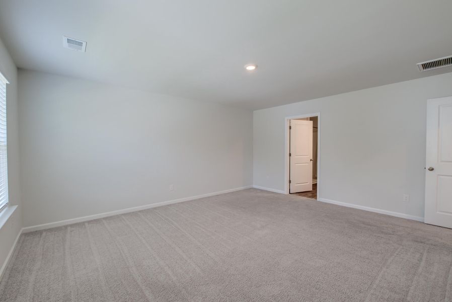 Spacious, unfurnished interior of a new home in Stone Ridge, Moncks Corner (Image 29).