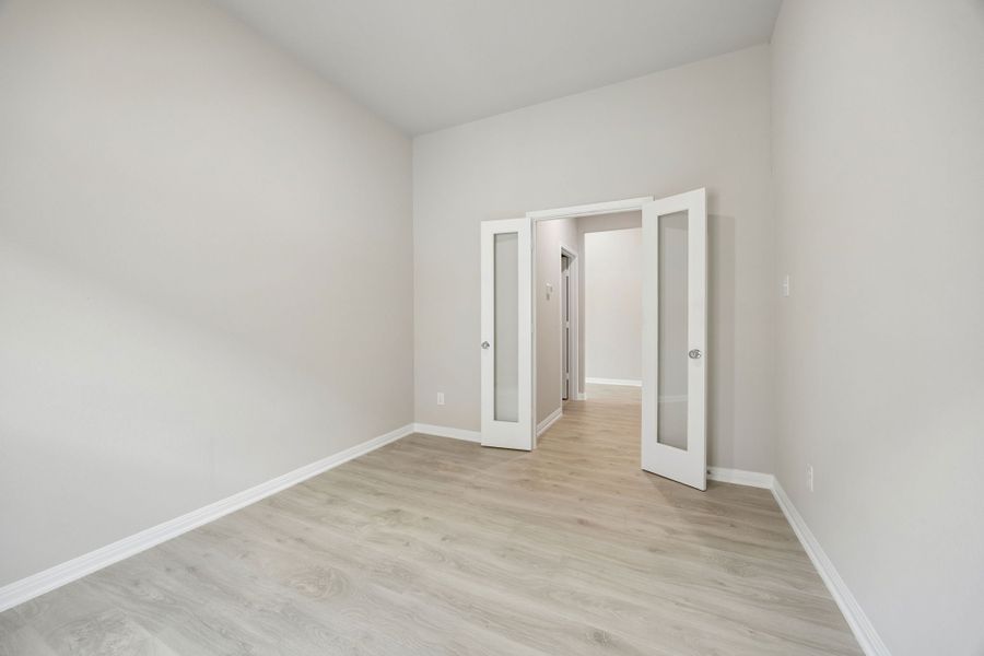 Spacious, unfurnished interior of a new home in Riviera Pines, Huffman (Image 22).
