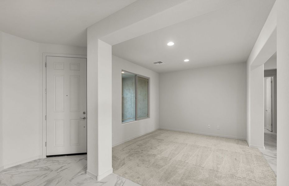 Spacious, unfurnished interior of a new home in Allen Ranches, Litchfield Park (Image 27).