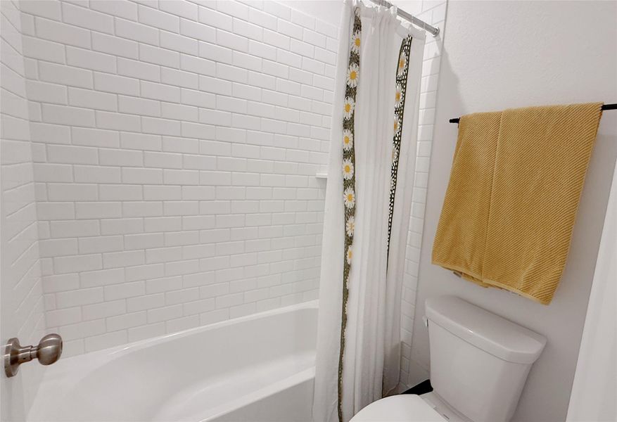 Furnished interior view inside a new home in , Fulshear (Image 8).