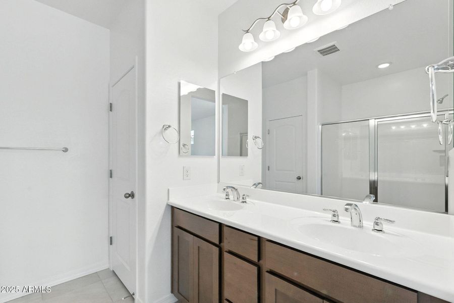 25-web-or-mls-Hilton-25 (2) 25-web-or-mls-Hilton-25 (2)