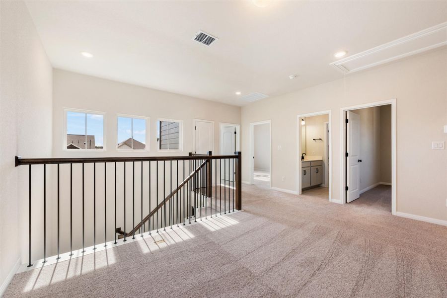 Representative images and renderings are for illustrative purposes. Actual structural options and design finishes of home may vary.