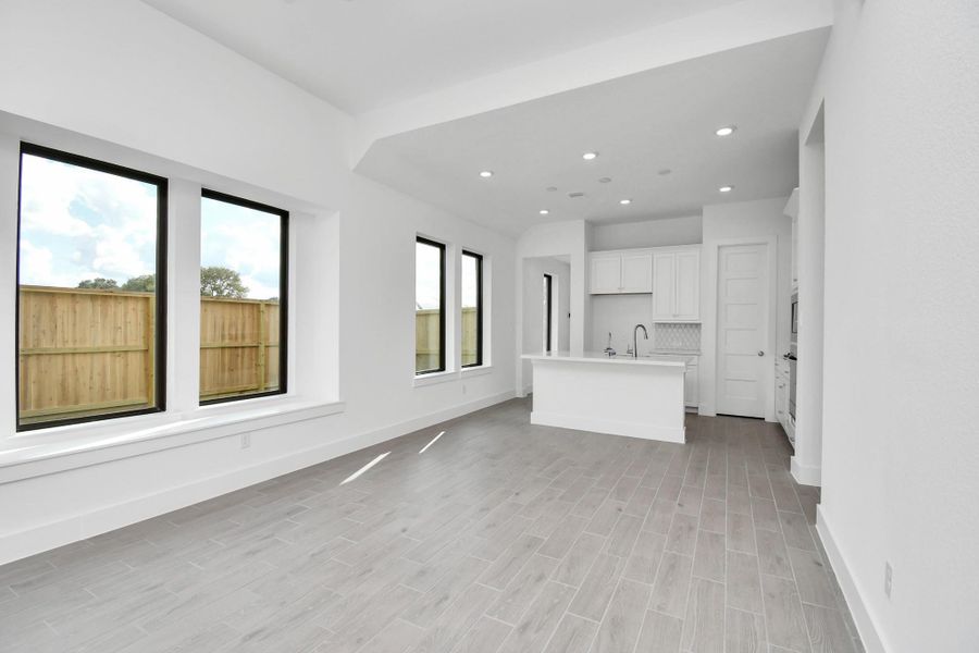 Spacious, unfurnished interior of a new home in Arabella on the Prairie: Signature Collection, Richmond (Image 16).